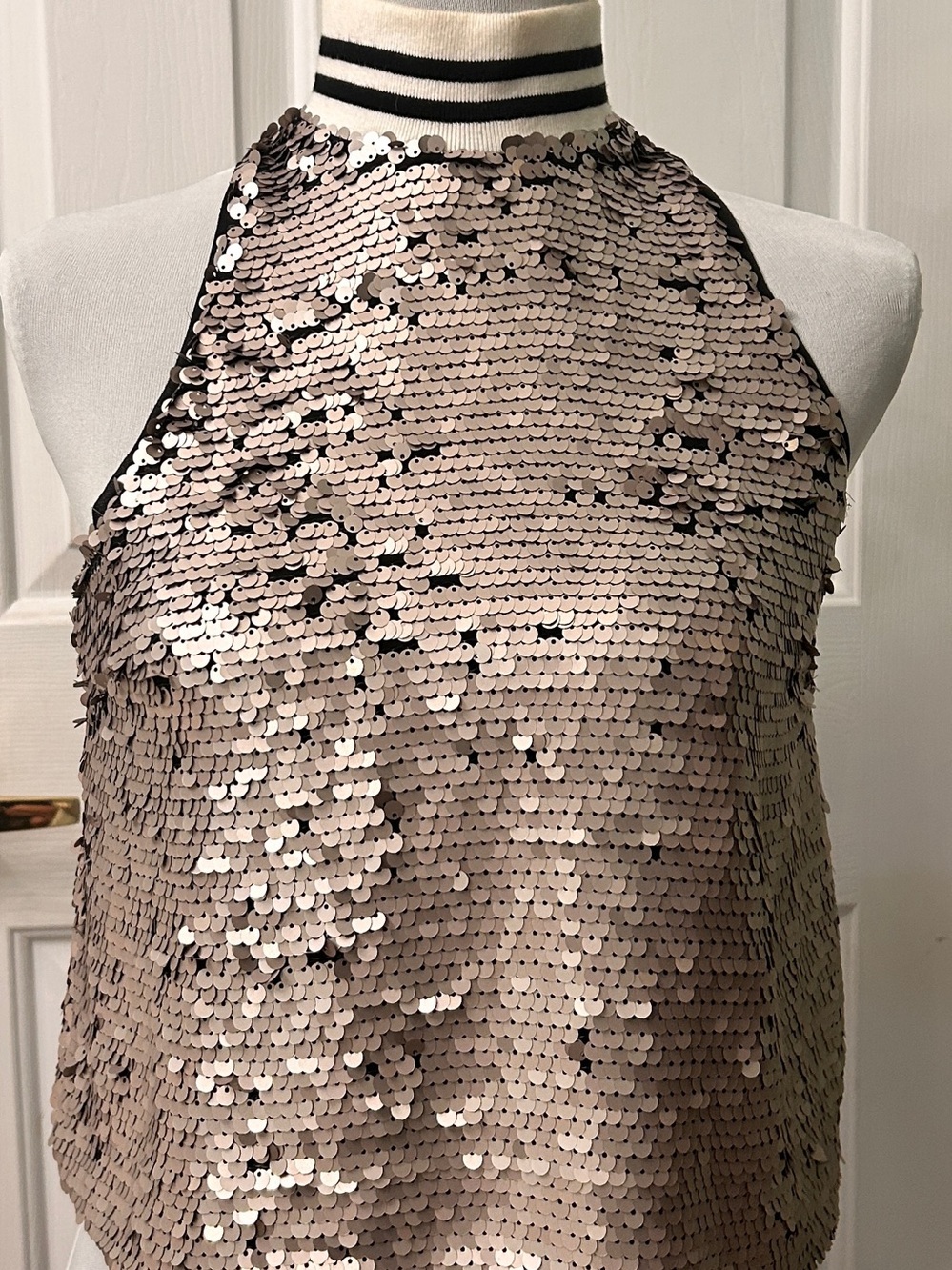 k/lab Women’s XS Regular Silver Sequin High Neck Sleeveless Zip Top Zipper